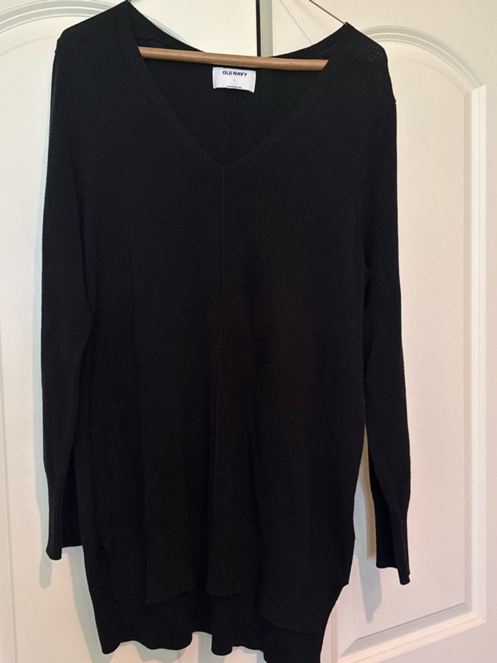 Old Navy Black V-Neck Long Sleeve Sweater